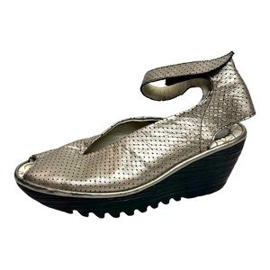 Fly London Yala Perf Silver Wedge Sz 38